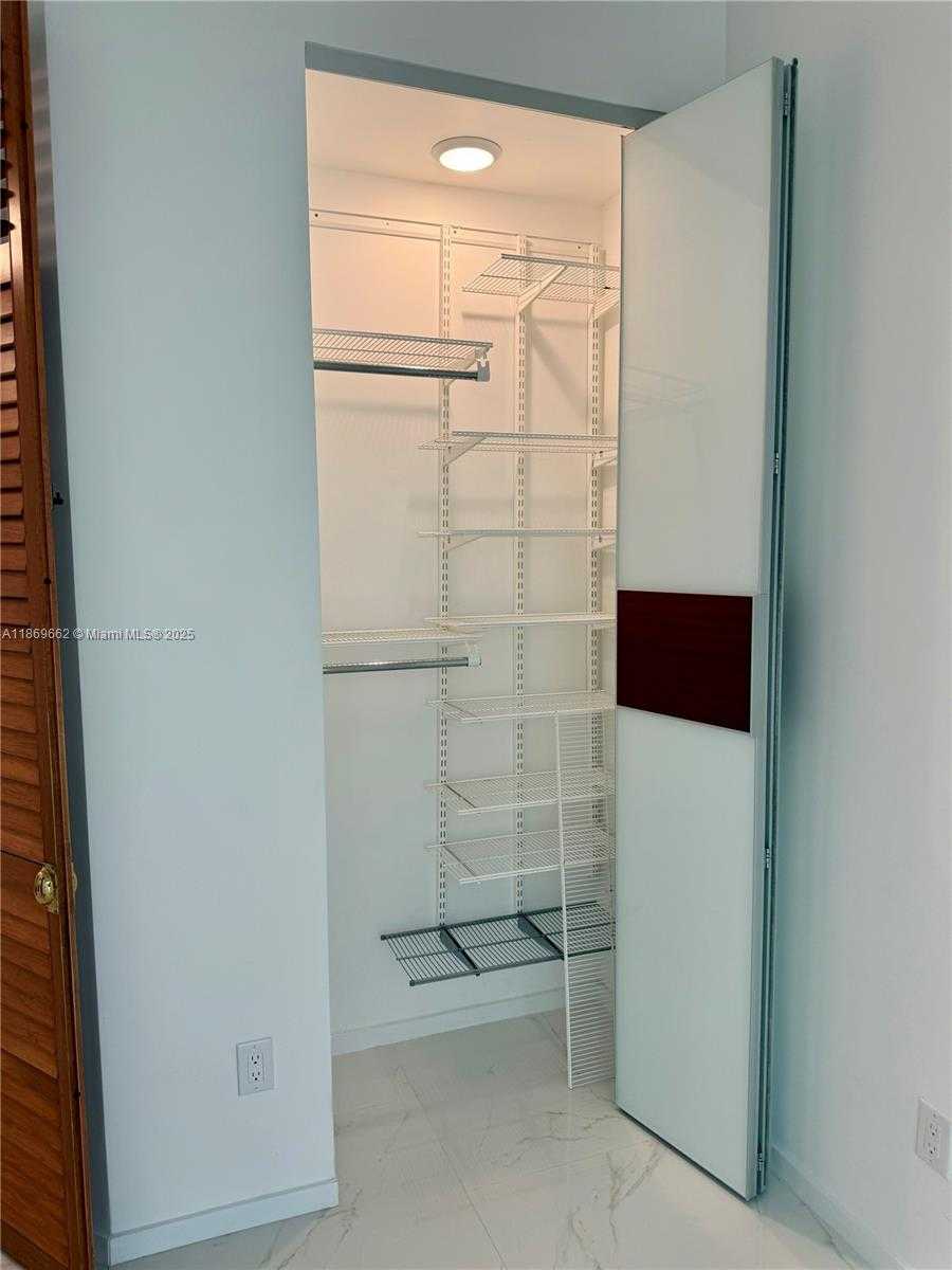Small Image of 140 MERIDIAN AVE #343, Miami Beach Number 10