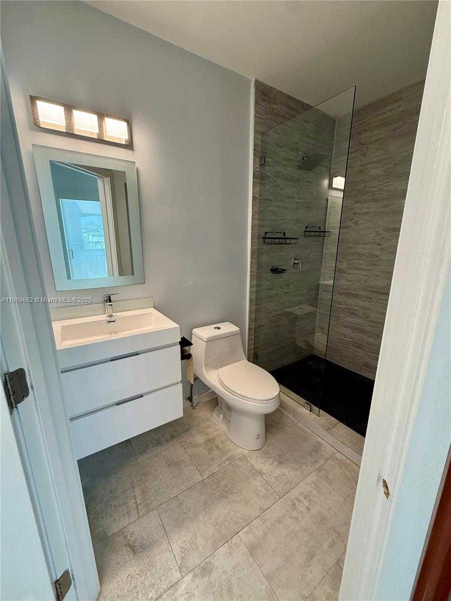 Small Image of 140 MERIDIAN AVE #343, Miami Beach Number 11