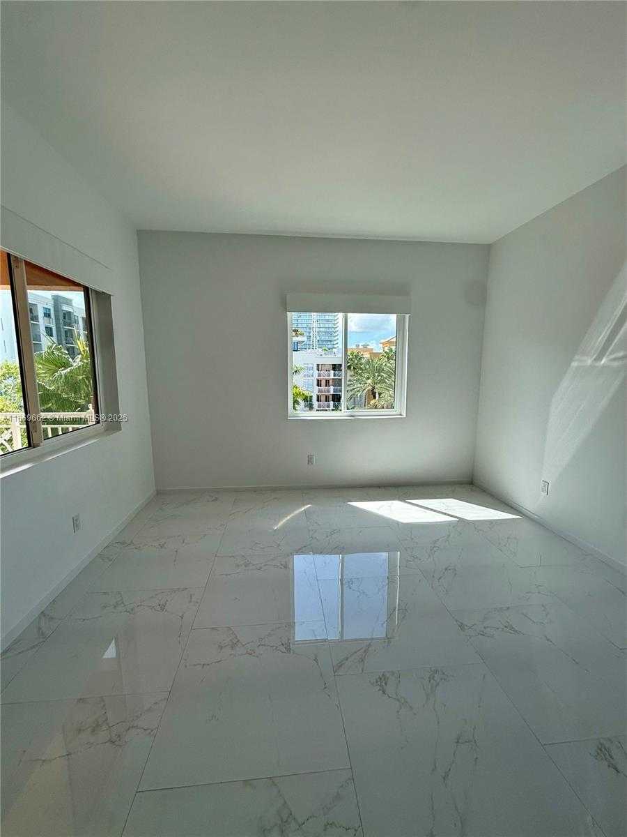 Small Image of 140 MERIDIAN AVE #343, Miami Beach Number 12