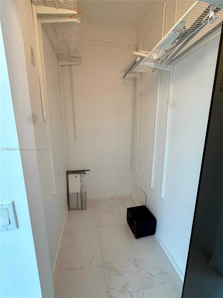 Small Image of 140 MERIDIAN AVE #343, Miami Beach Number 16