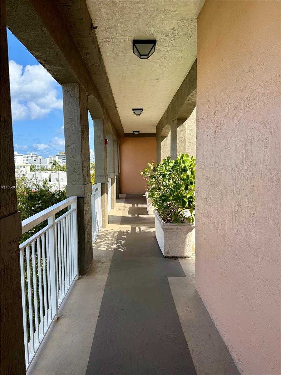 Small Image of 140 MERIDIAN AVE #343, Miami Beach Number 23