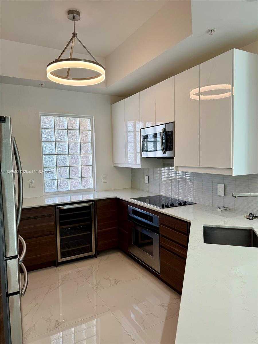 Small Image of 140 MERIDIAN AVE #343, Miami Beach Number 3