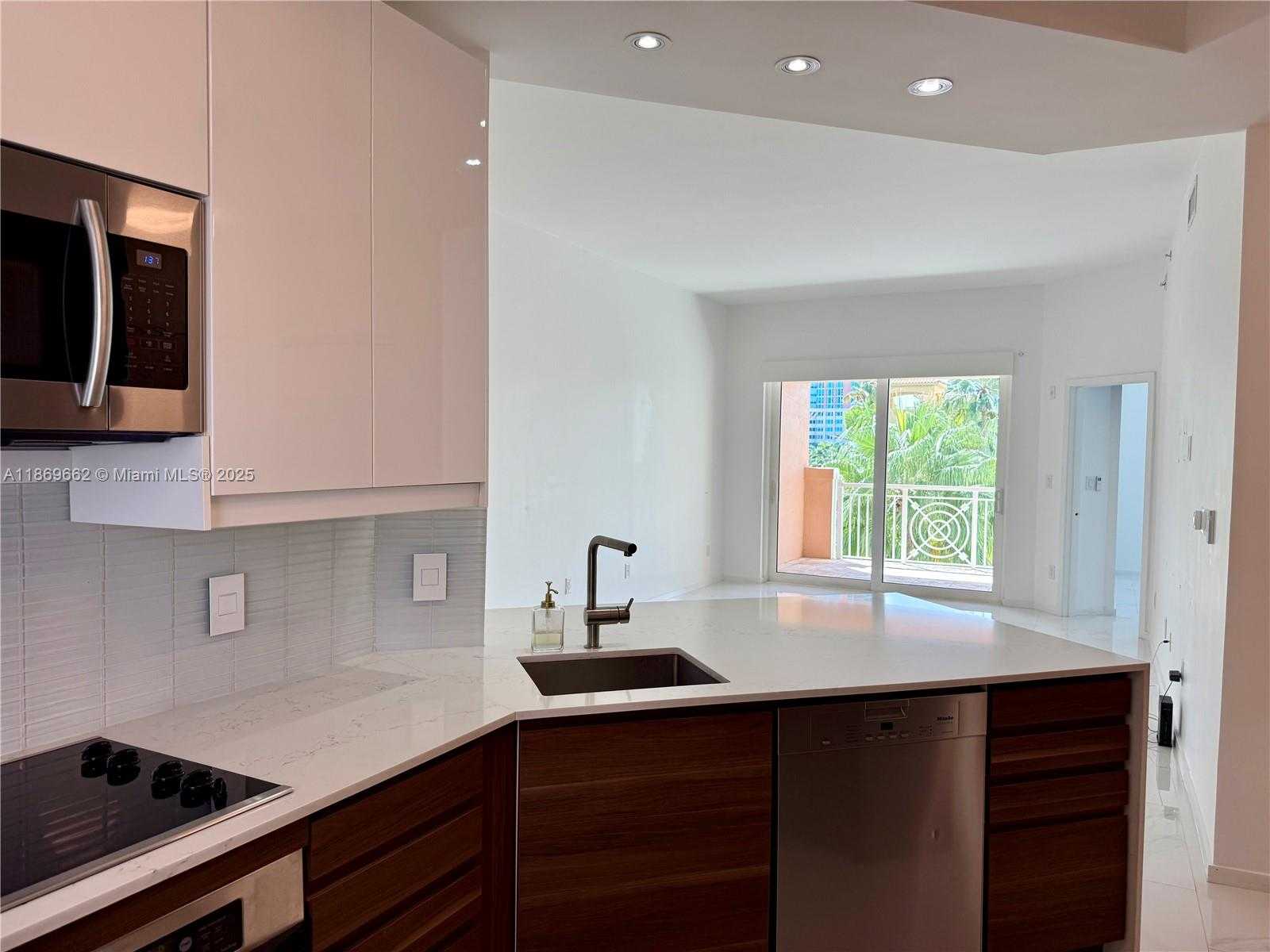 Small Image of 140 MERIDIAN AVE #343, Miami Beach Number 5