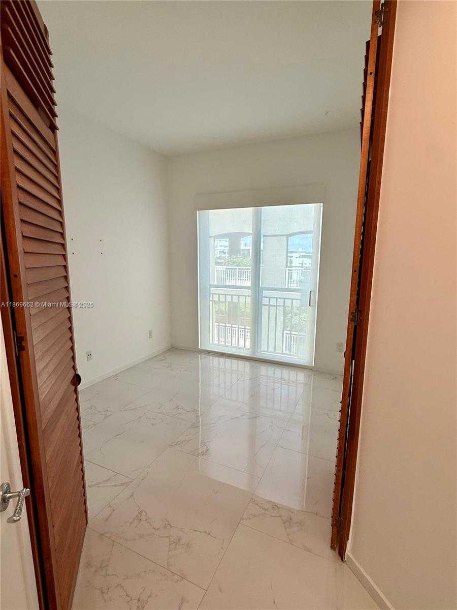 Small Image of 140 MERIDIAN AVE #343, Miami Beach Number 8