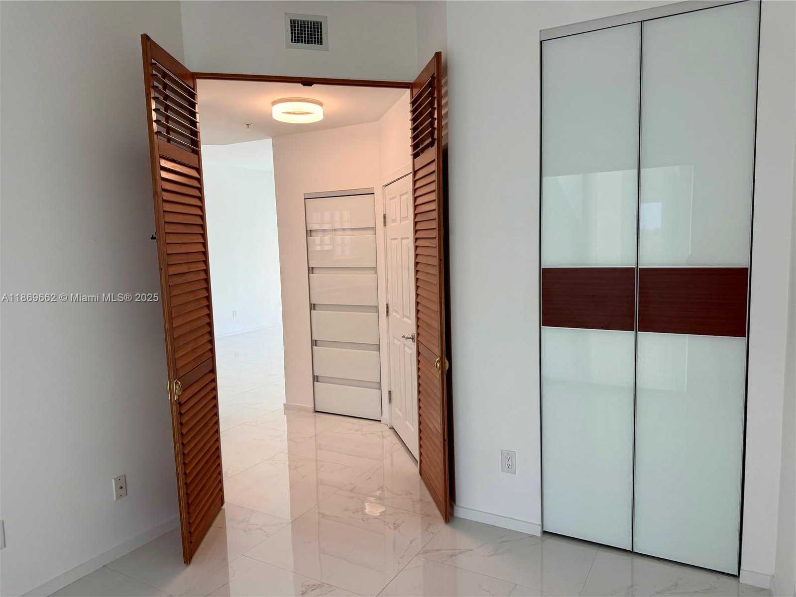 Small Image of 140 MERIDIAN AVE #343, Miami Beach Number 9