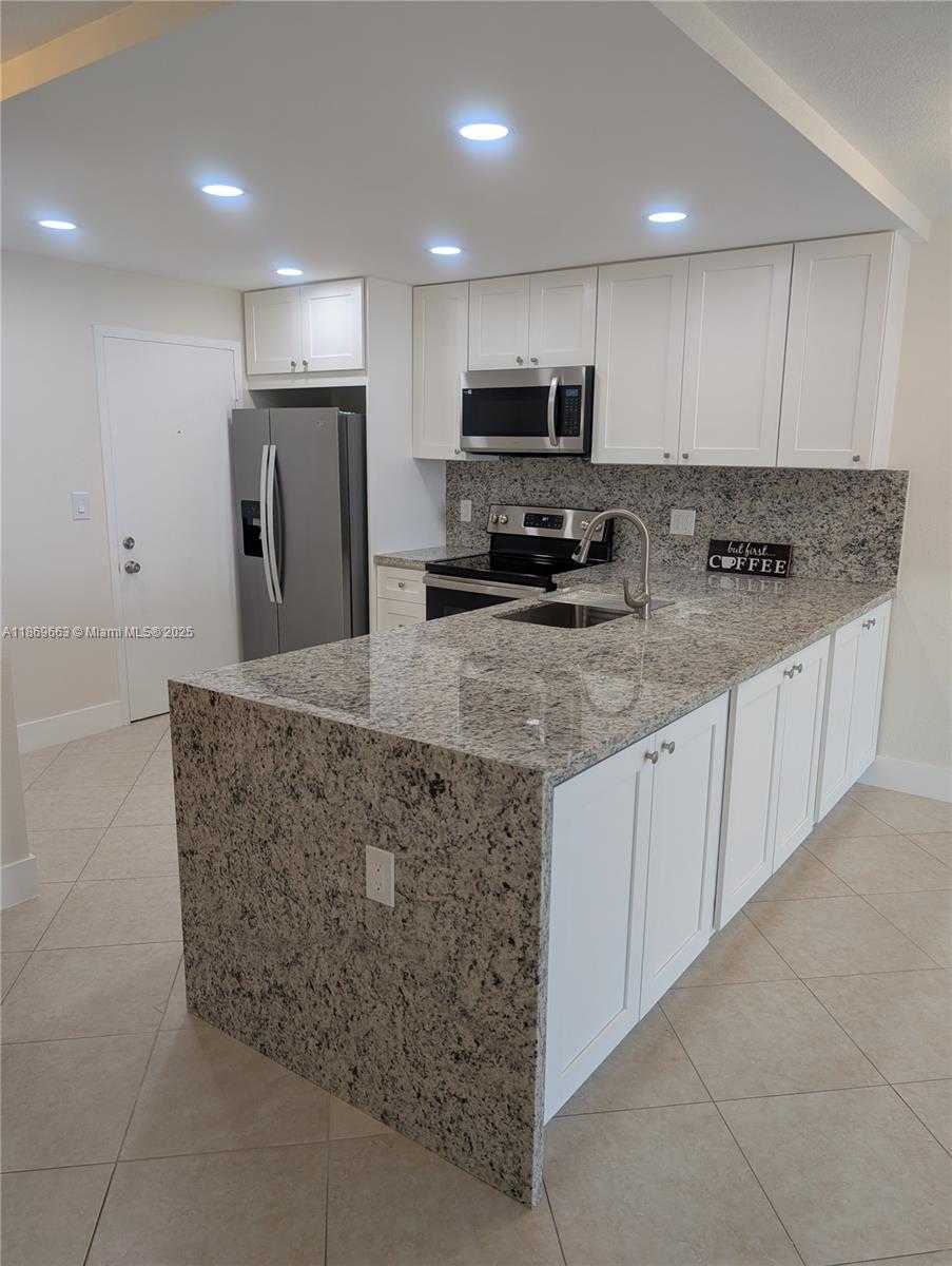 Small Image of 1830 DIXIEANNA ST #602, Hollywood Number 11