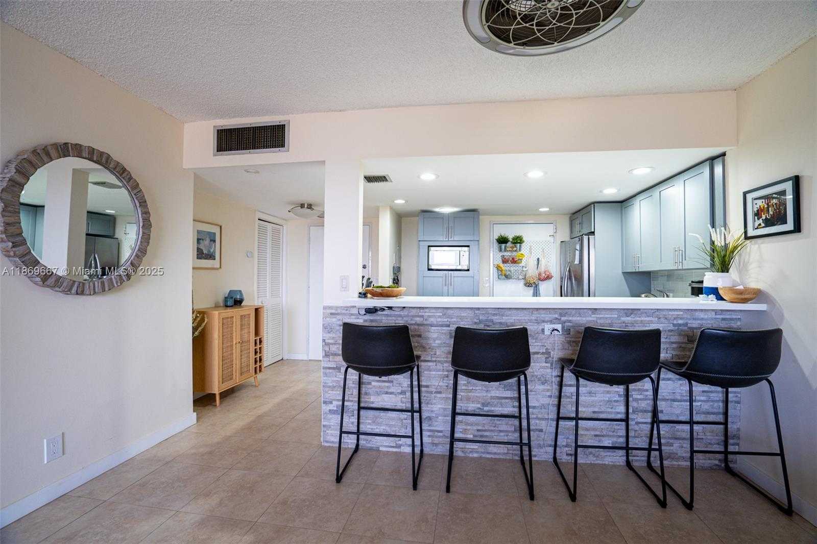 Small Image of 500 THREE ISLANDS BLVD #1008, Hallandale Beach Number 4