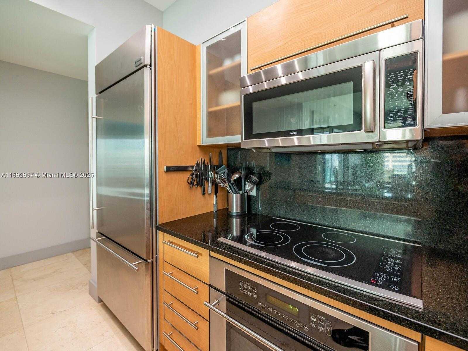 Small Image of 950 BRICKELL BAY DR #4104, Miami Number 17