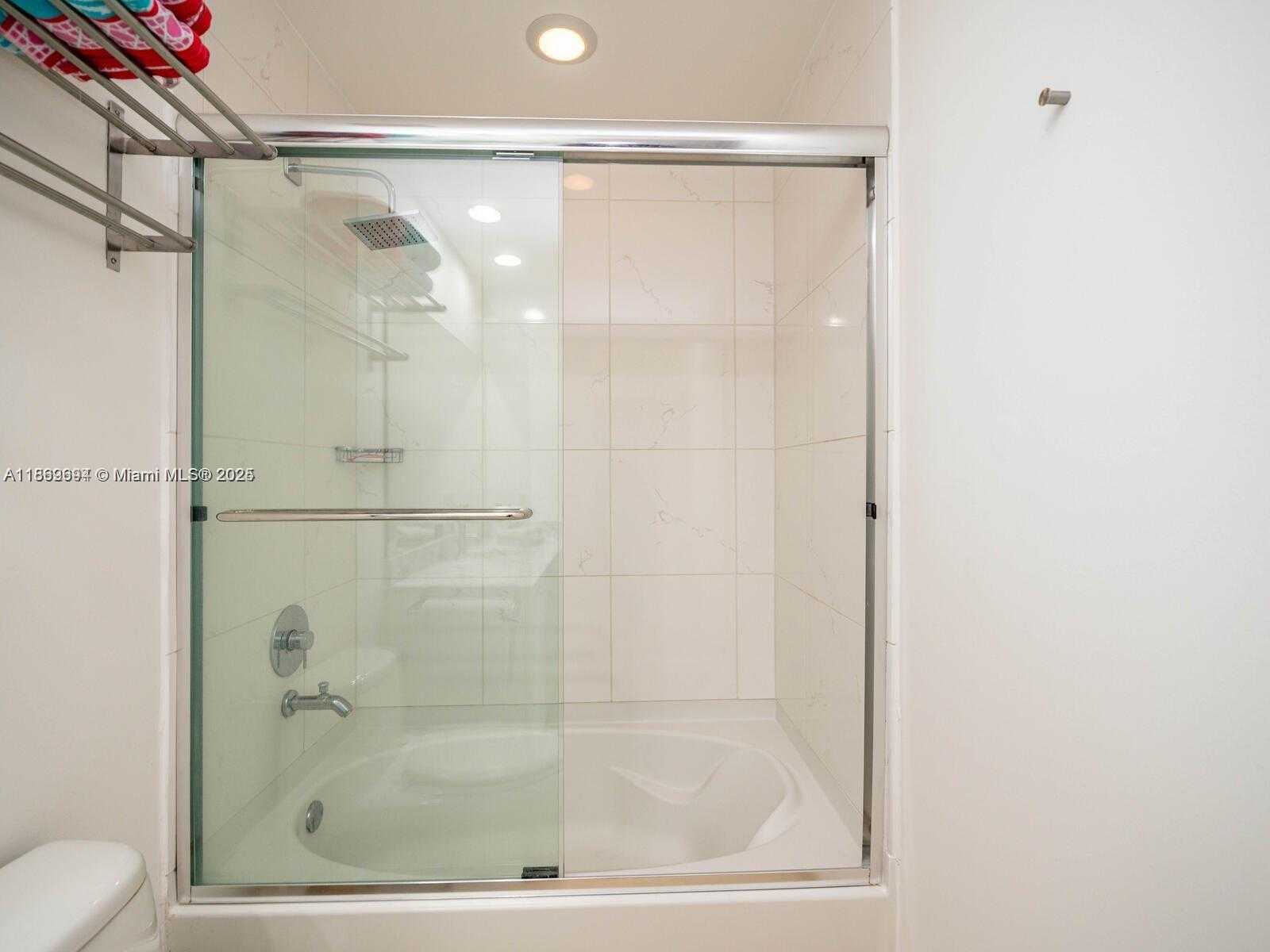 Small Image of 950 BRICKELL BAY DR #4104, Miami Number 35