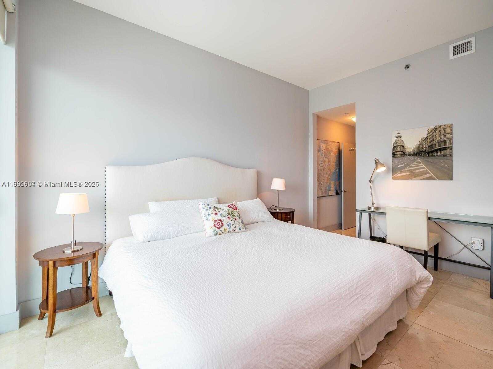 Small Image of 950 BRICKELL BAY DR #4104, Miami Number 42