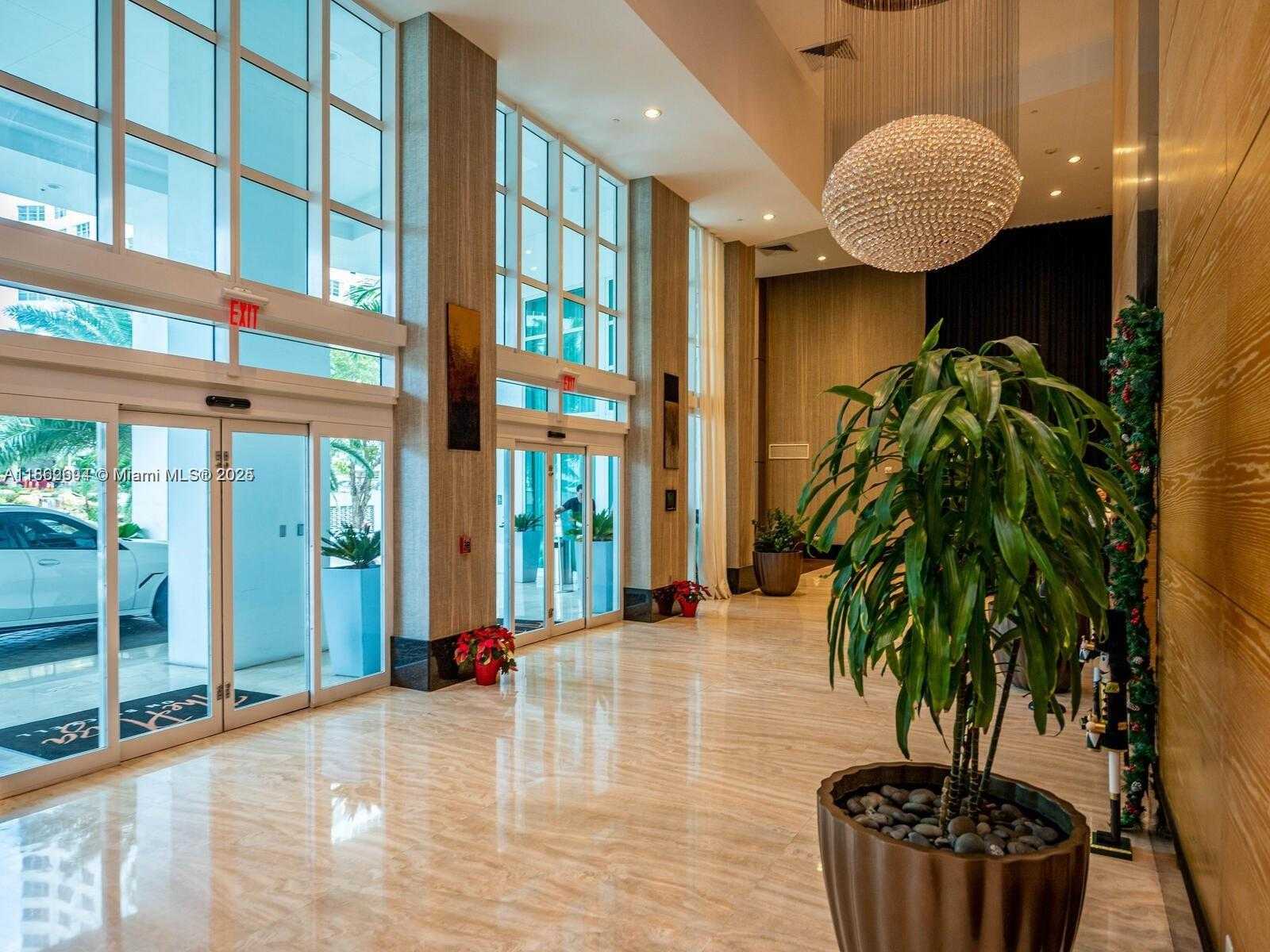 Small Image of 950 BRICKELL BAY DR #4104, Miami Number 8