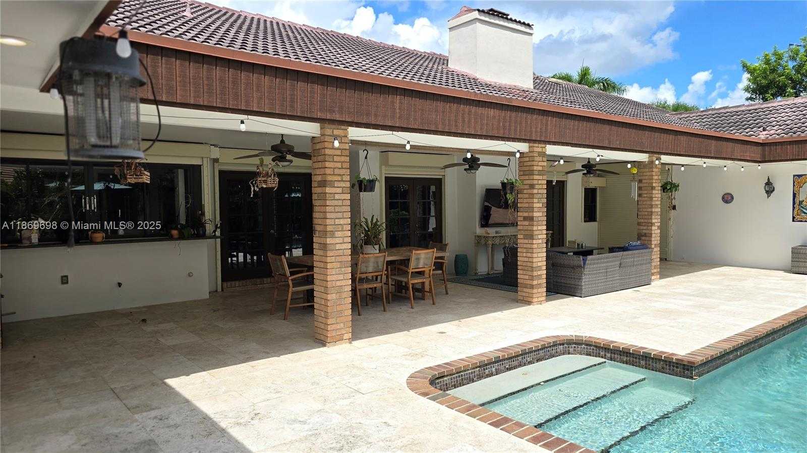 Small Image of 15305 SOUTH WEST 74TH CT, Palmetto Bay Number 37