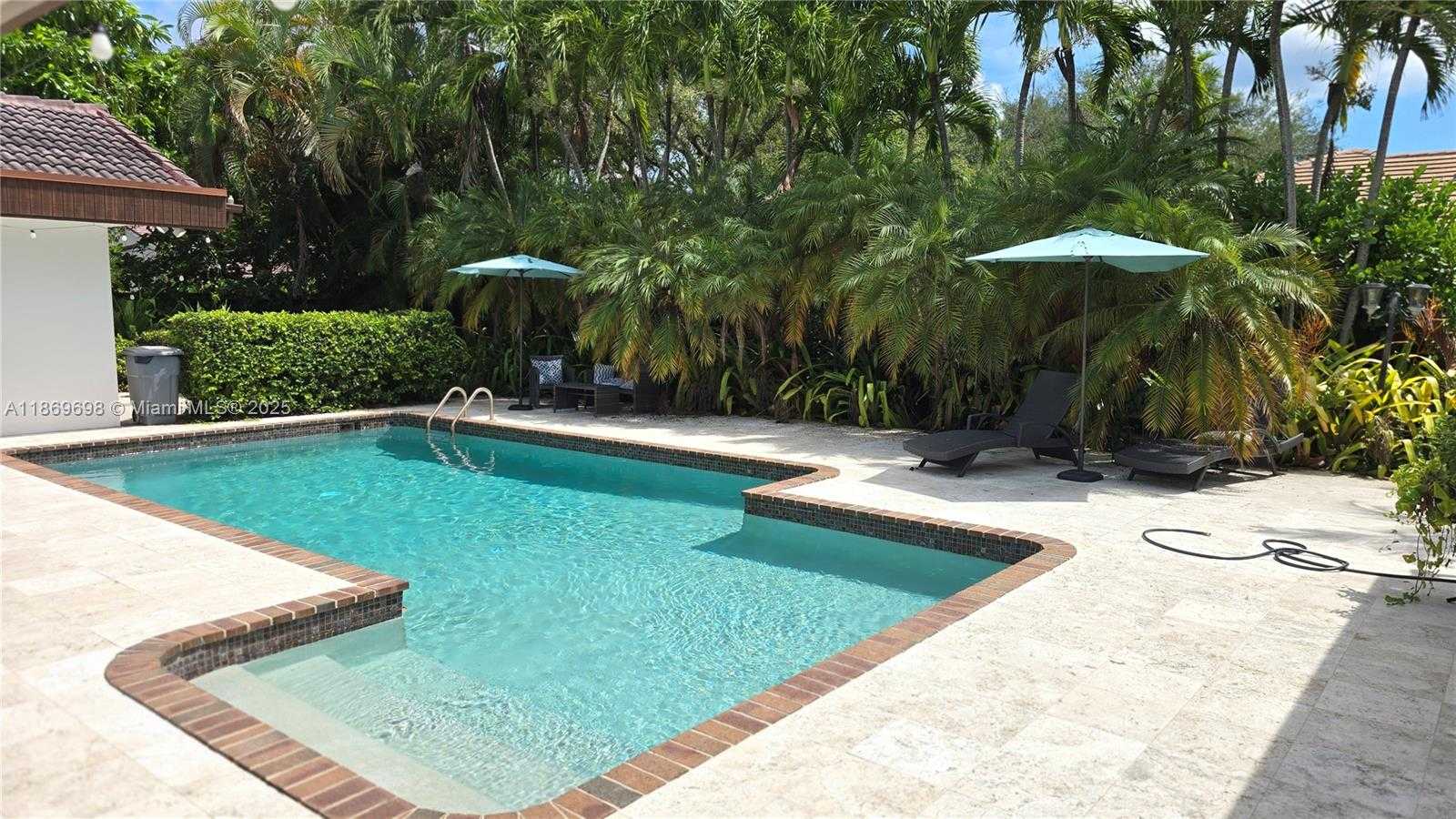 Small Image of 15305 SOUTH WEST 74TH CT, Palmetto Bay Number 38