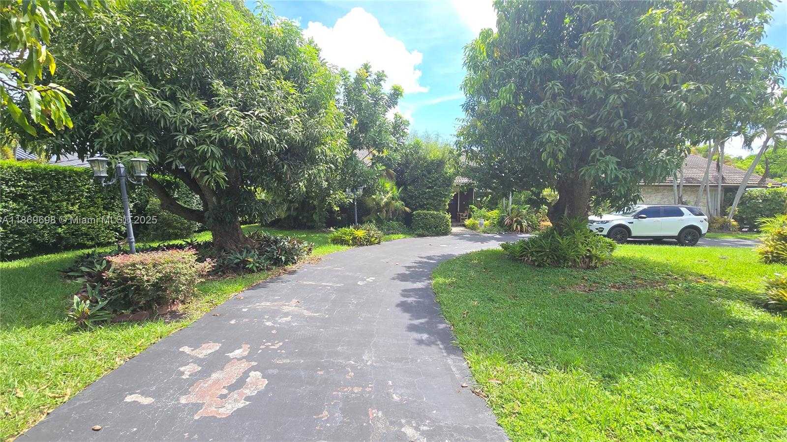 Small Image of 15305 SOUTH WEST 74TH CT, Palmetto Bay Number 43