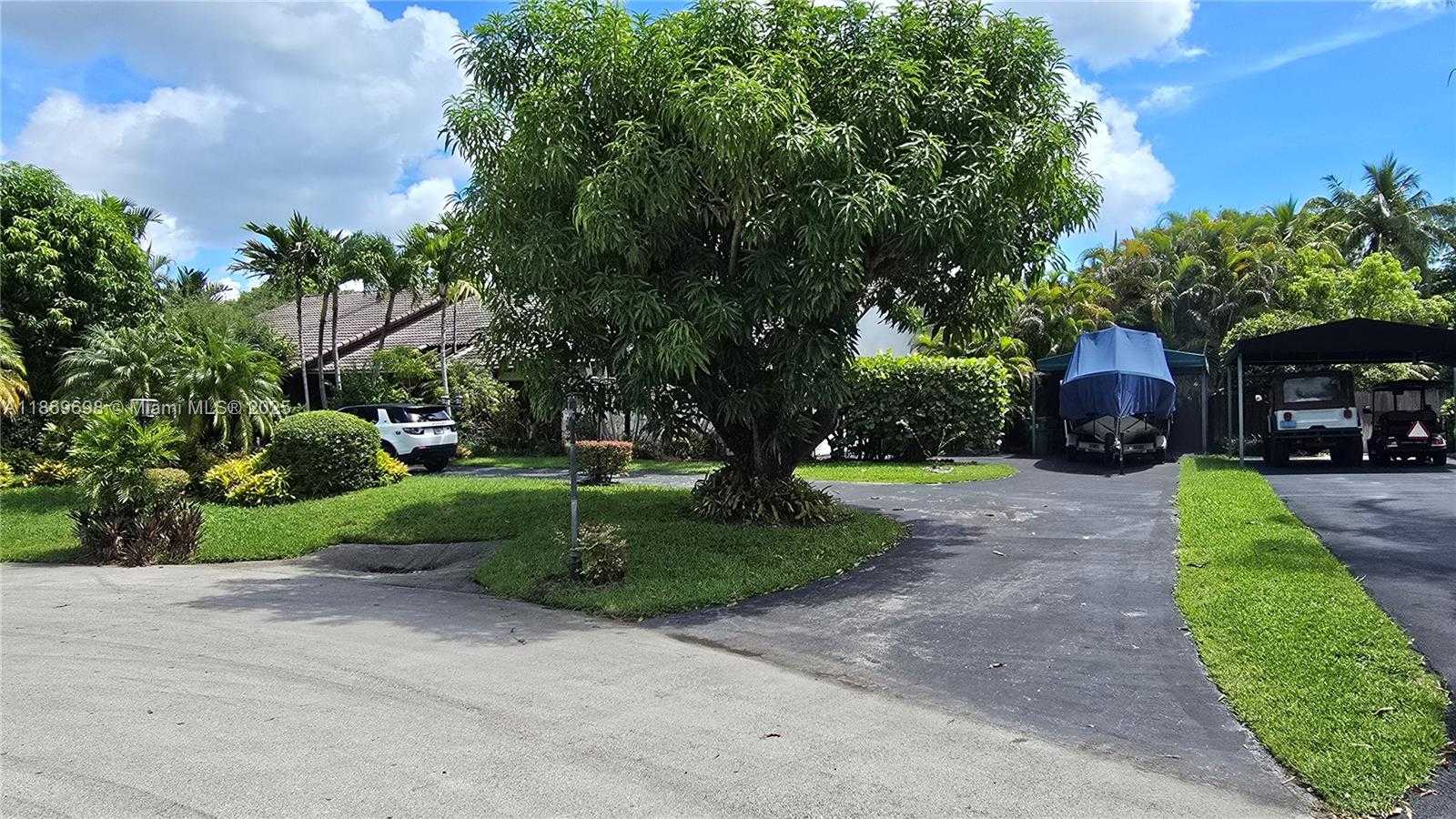 Small Image of 15305 SOUTH WEST 74TH CT, Palmetto Bay Number 44