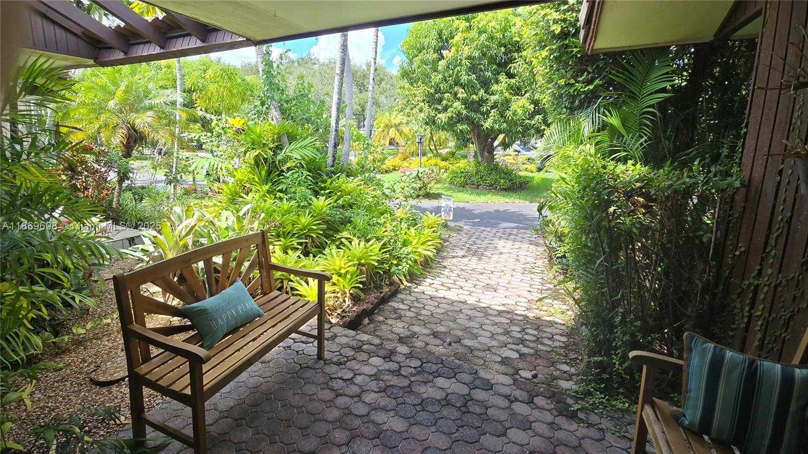 Small Image of 15305 SOUTH WEST 74TH CT, Palmetto Bay Number 7