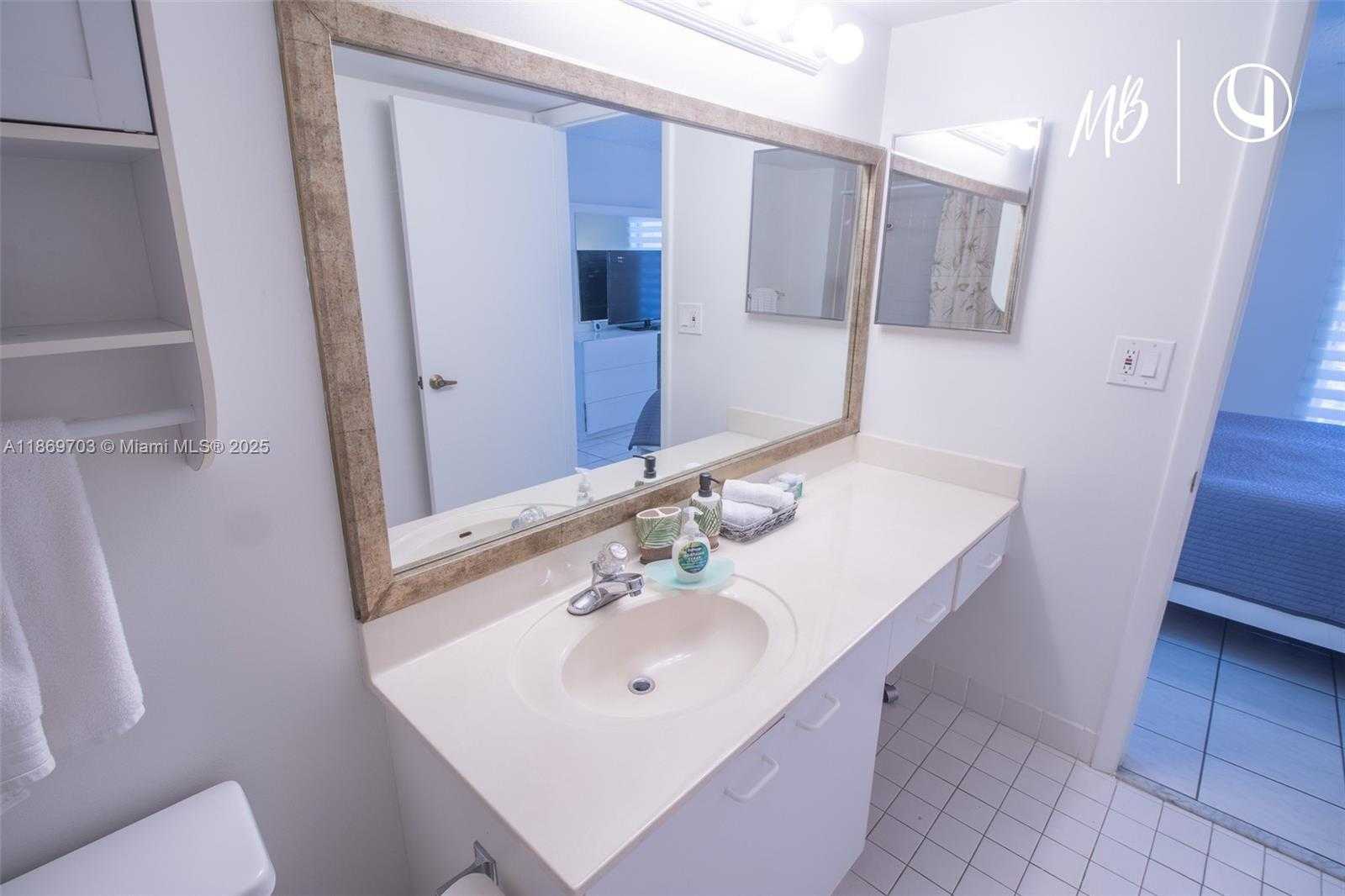 Small Image of 17801 NORTH BAY RD #410, Sunny Isles Beach Number 4