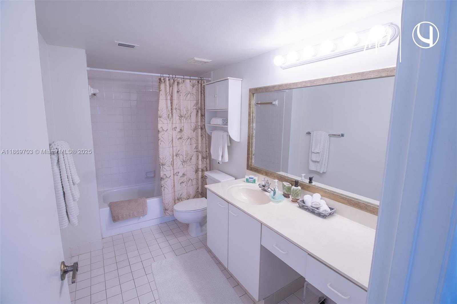 Small Image of 17801 NORTH BAY RD #410, Sunny Isles Beach Number 5