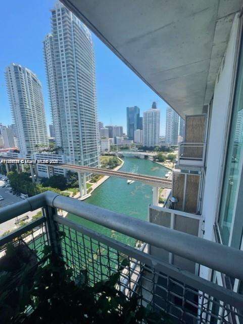 Small Image of 690 SOUTH WEST 1ST CT #1713, Miami Number 13