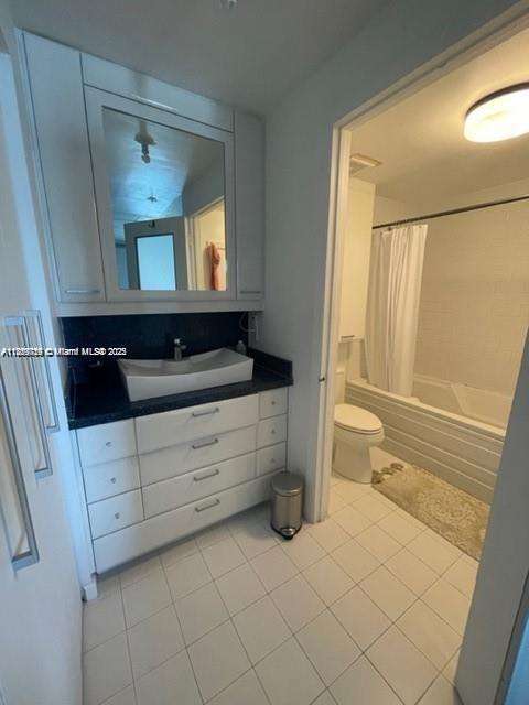 Small Image of 690 SOUTH WEST 1ST CT #1713, Miami Number 15