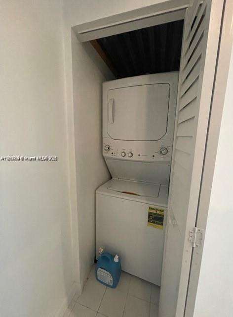 Small Image of 690 SOUTH WEST 1ST CT #1713, Miami Number 17