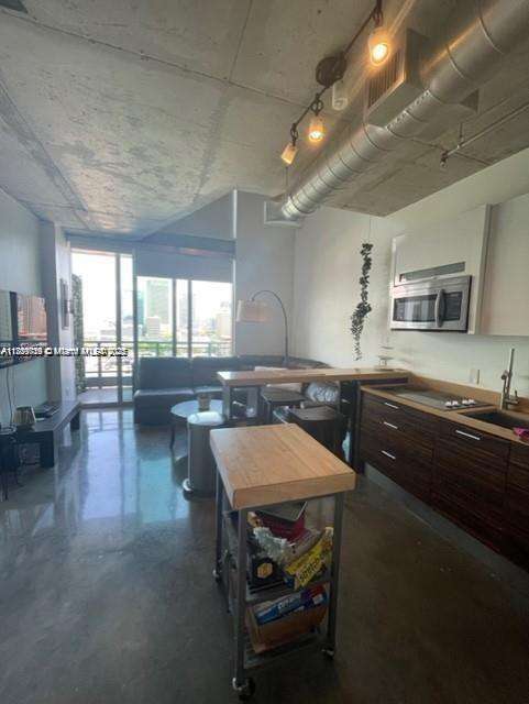 Small Image of 690 SOUTH WEST 1ST CT #1713, Miami Number 4