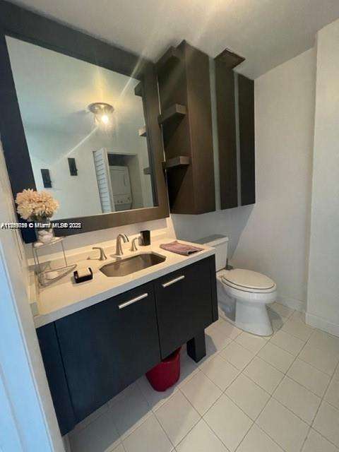 Small Image of 690 SOUTH WEST 1ST CT #1713, Miami Number 5
