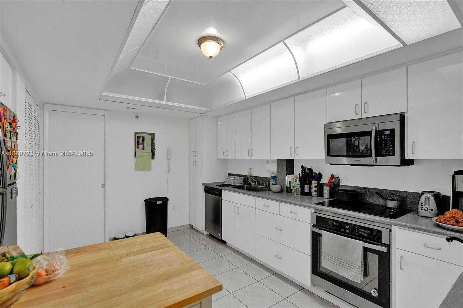 Small Image of 9300 BAY HARBOR TER #4B, Bay Harbor Islands Number 5