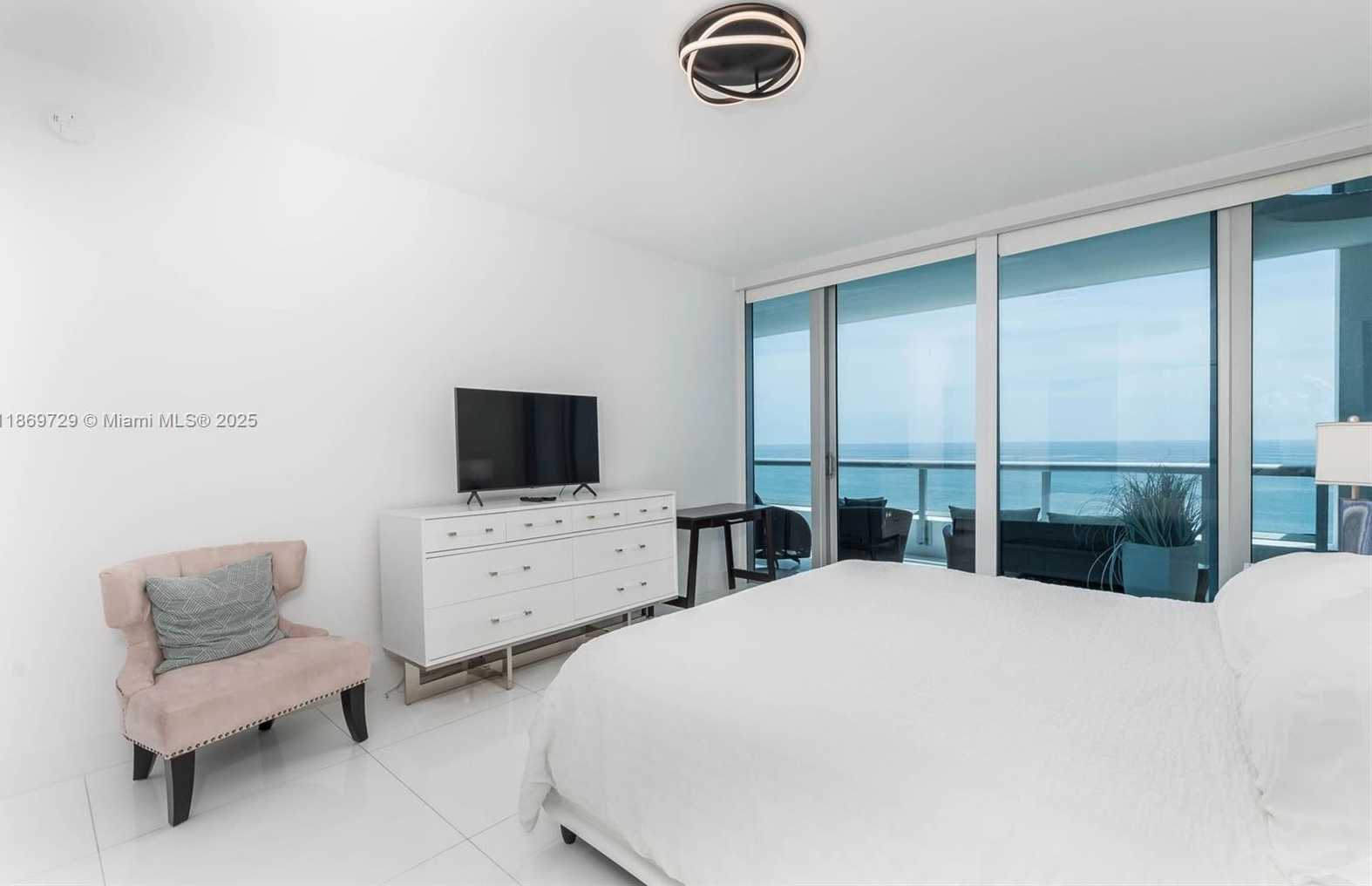 Small Image of 6799 COLLINS AVE #1704, Miami Beach Number 11