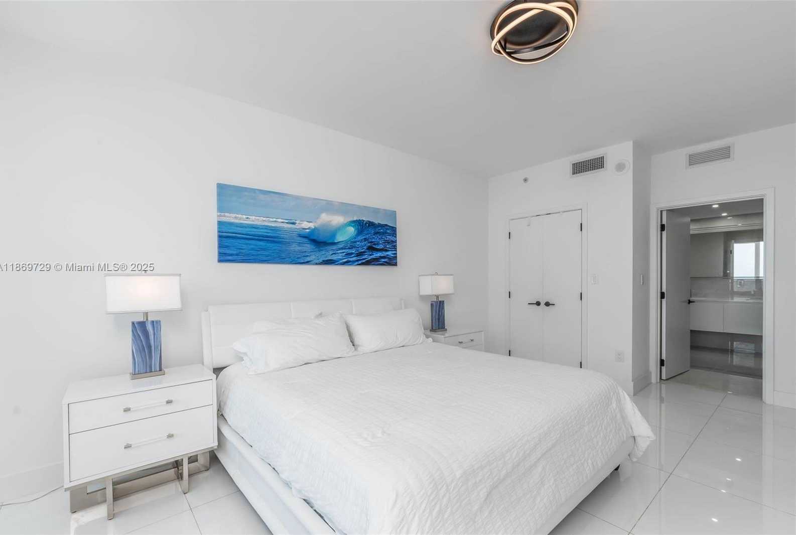 Small Image of 6799 COLLINS AVE #1704, Miami Beach Number 12