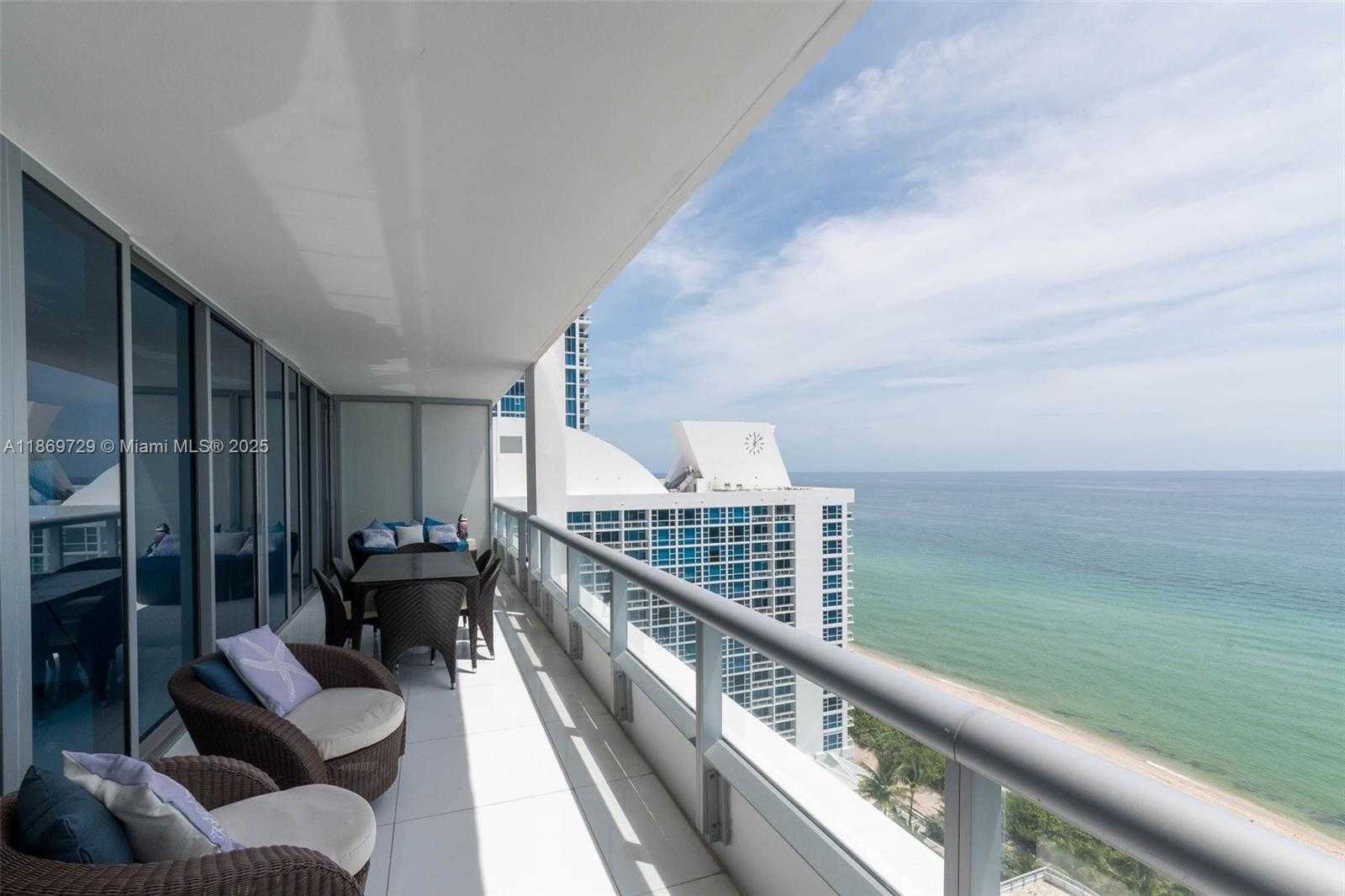 Small Image of 6799 COLLINS AVE #1704, Miami Beach Number 2