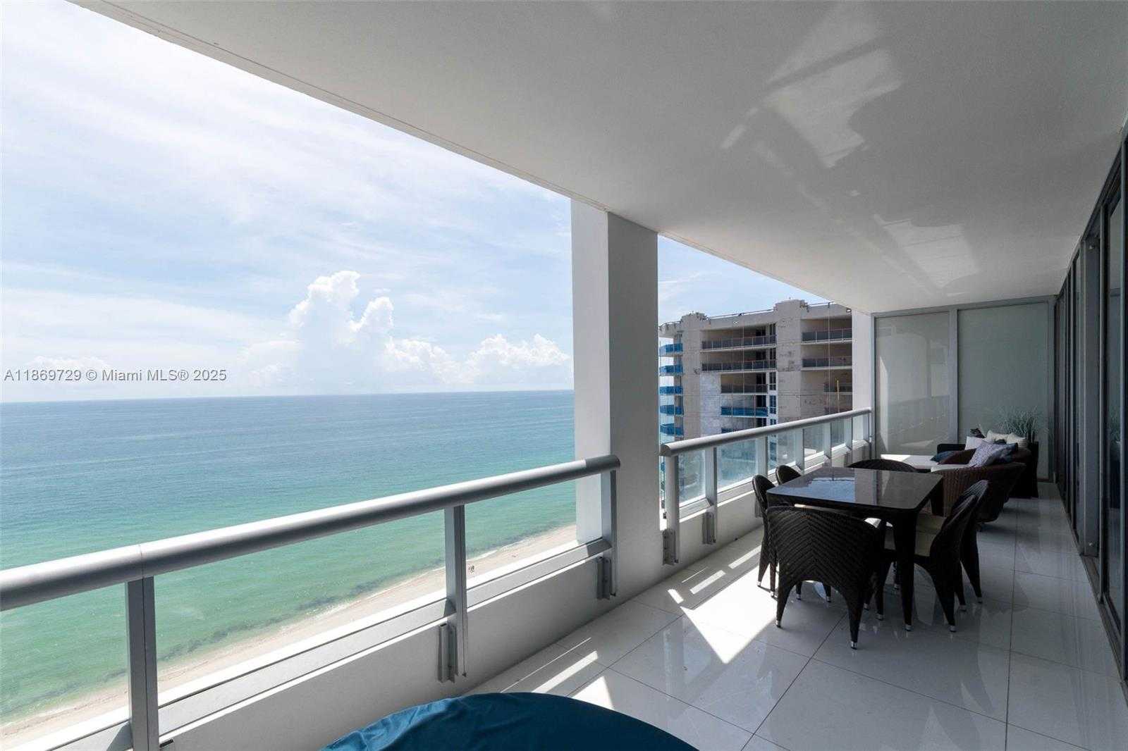 Small Image of 6799 COLLINS AVE #1704, Miami Beach Number 3
