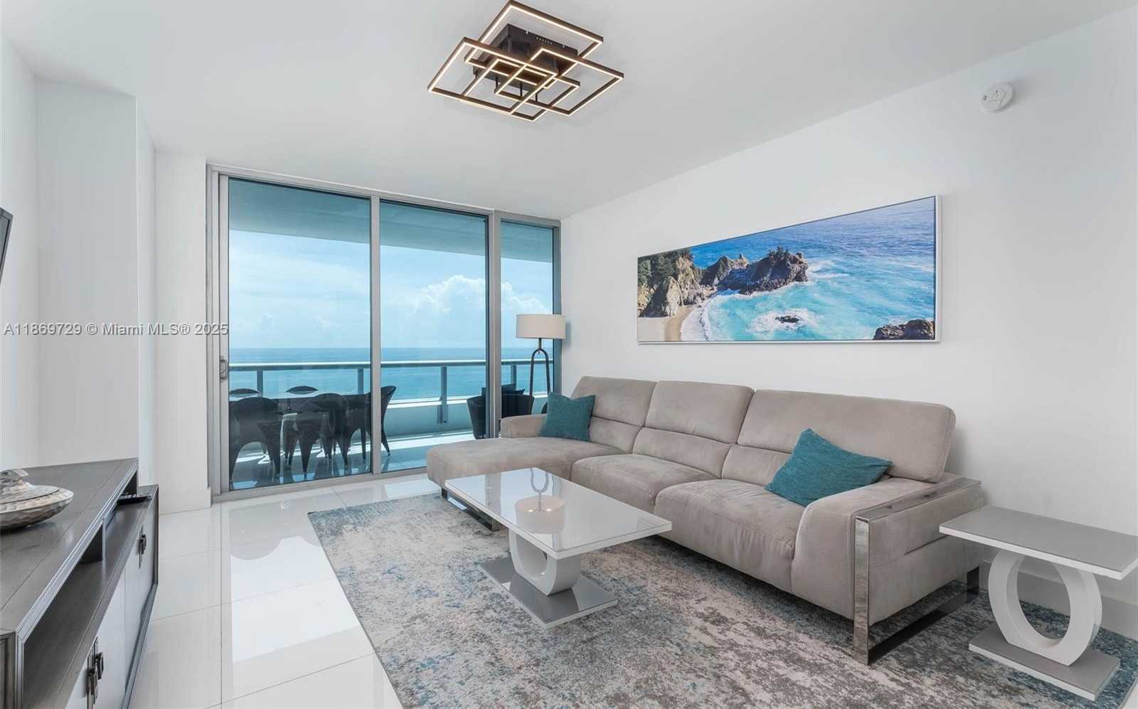 Small Image of 6799 COLLINS AVE #1704, Miami Beach Number 4