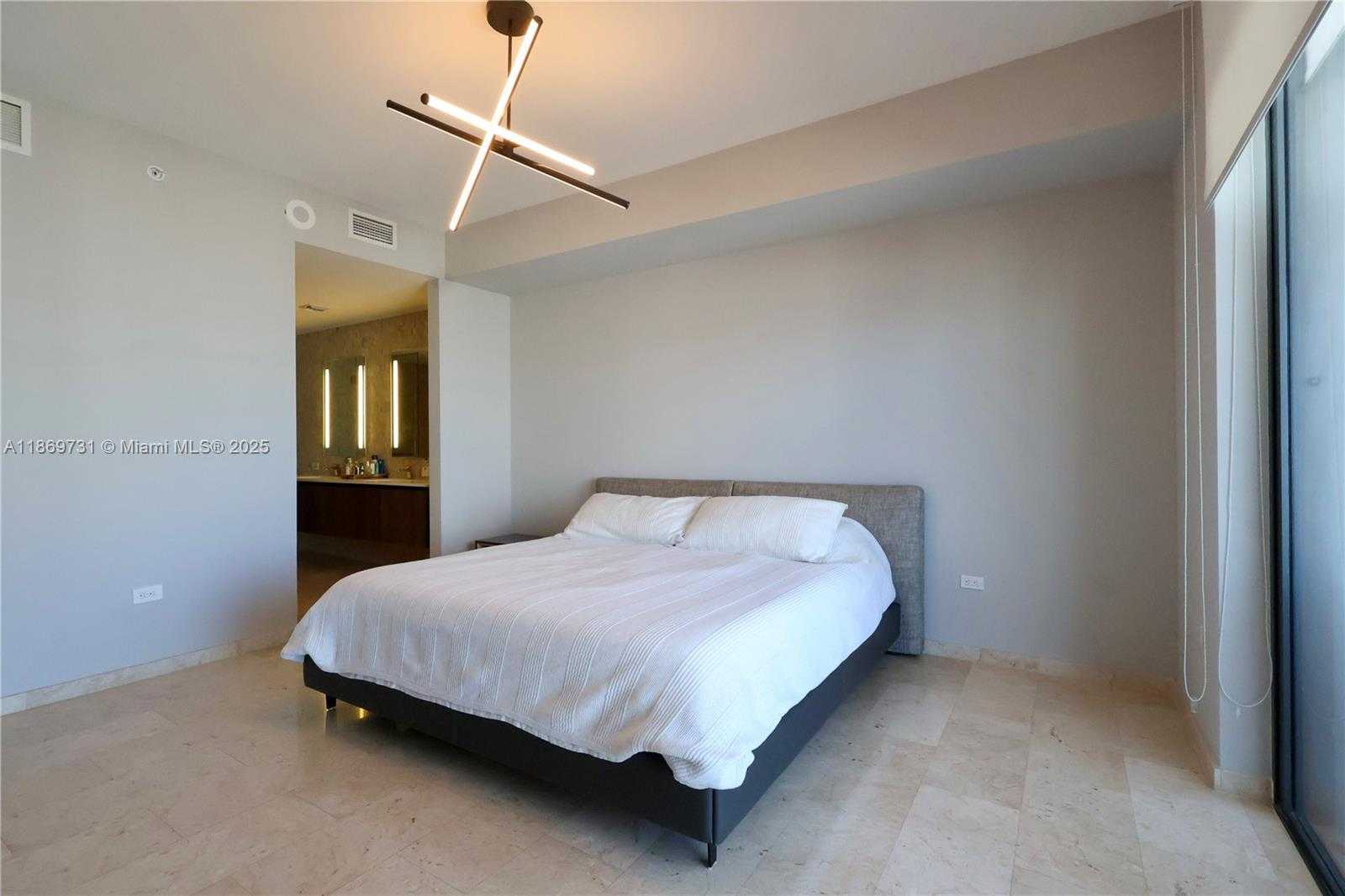 Small Image of 68 SOUTH EAST 6TH ST #3607, Miami Number 10