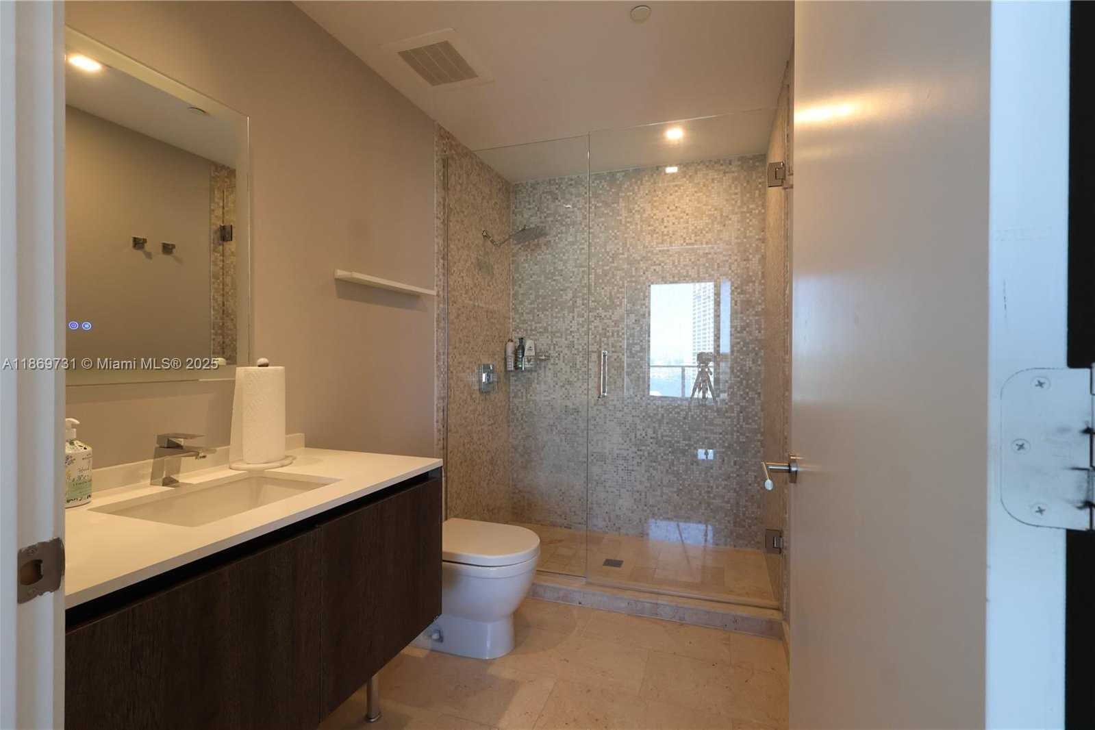 Small Image of 68 SOUTH EAST 6TH ST #3607, Miami Number 20
