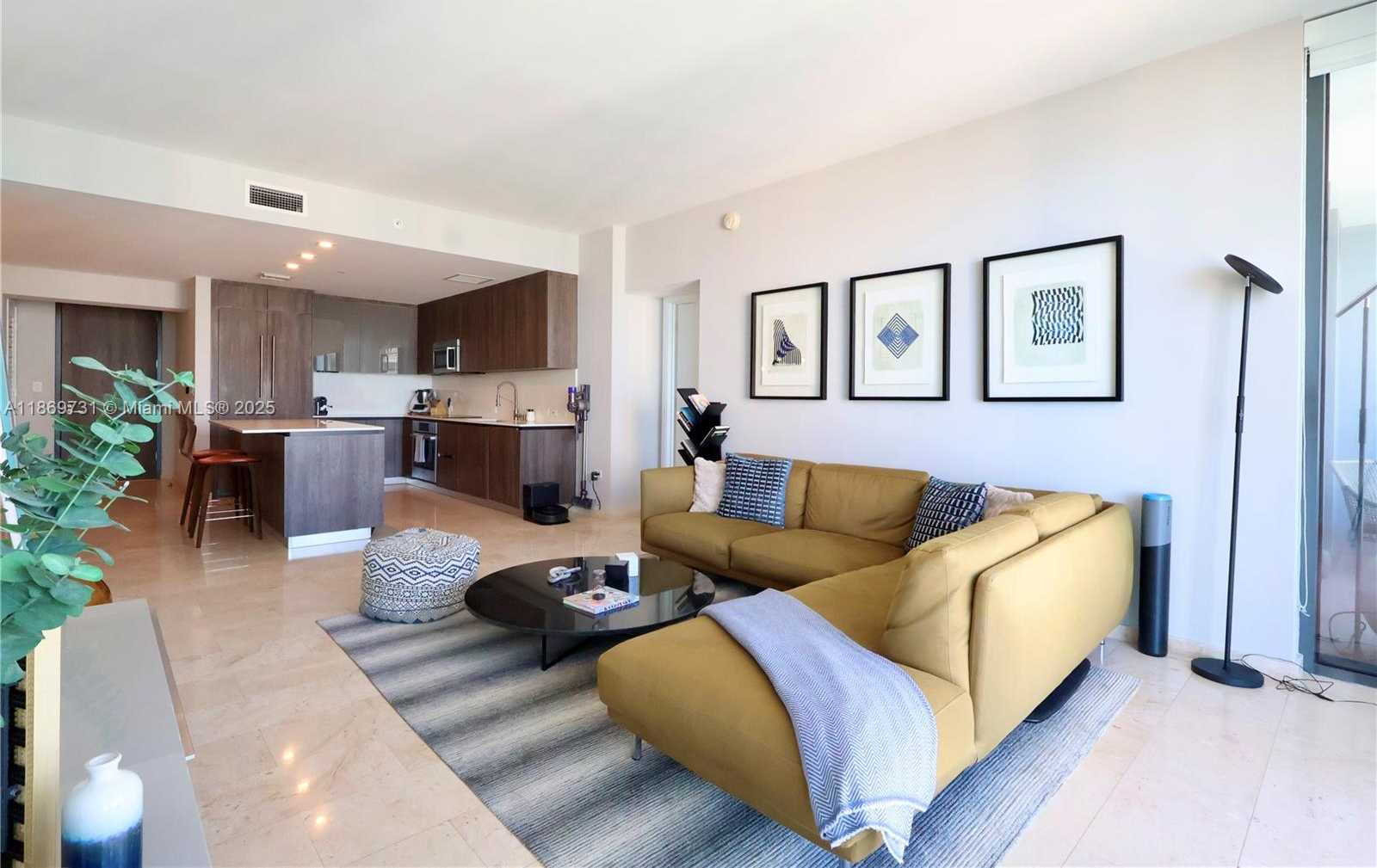 Small Image of 68 SOUTH EAST 6TH ST #3607, Miami Number 7