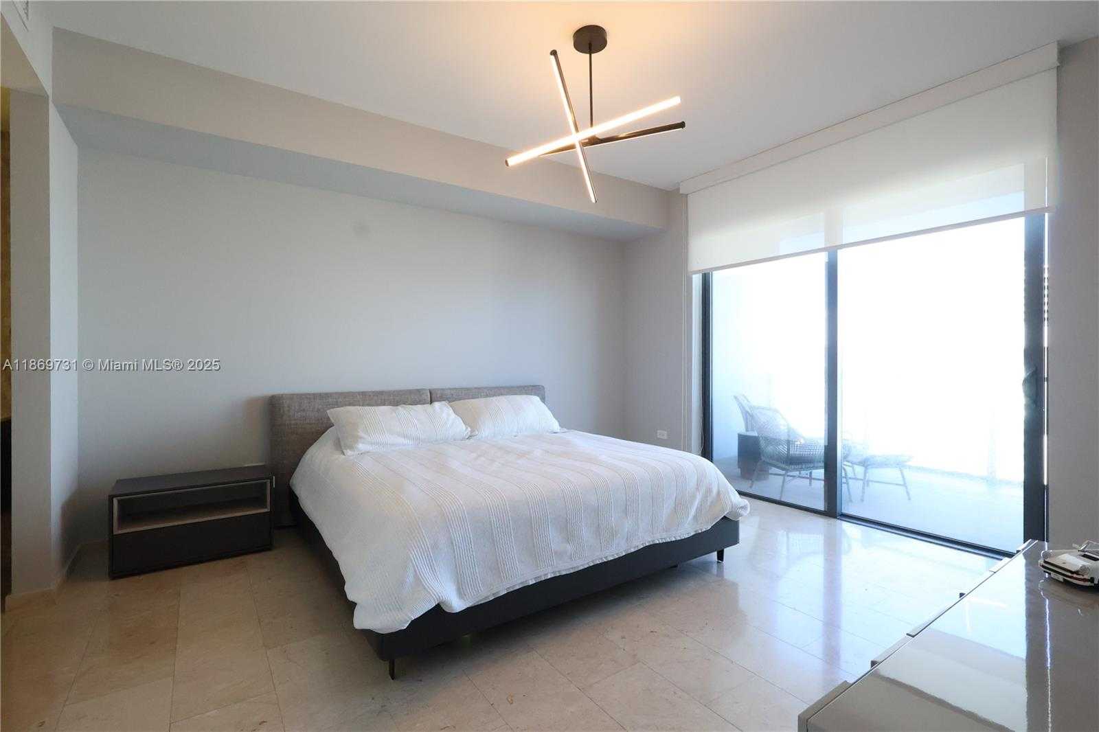Small Image of 68 SOUTH EAST 6TH ST #3607, Miami Number 9