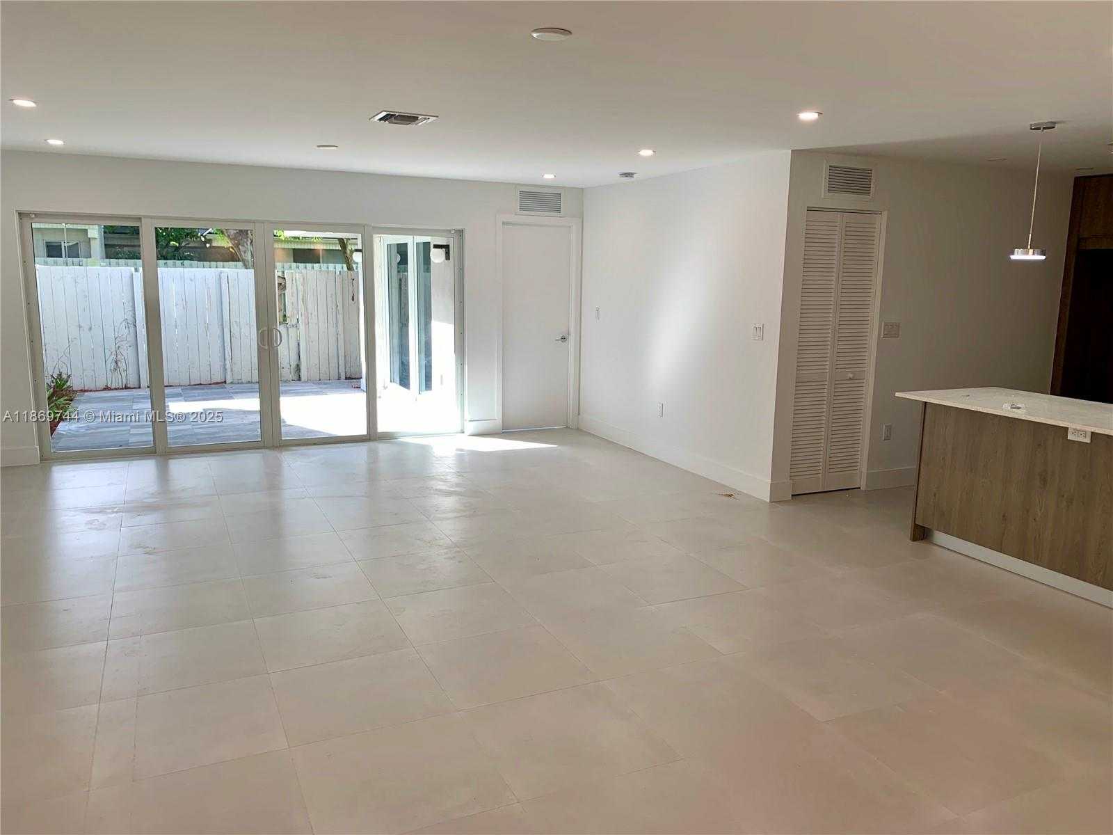 Small Image of 8230 SOUTH WEST 81ST CT, Miami Number 13