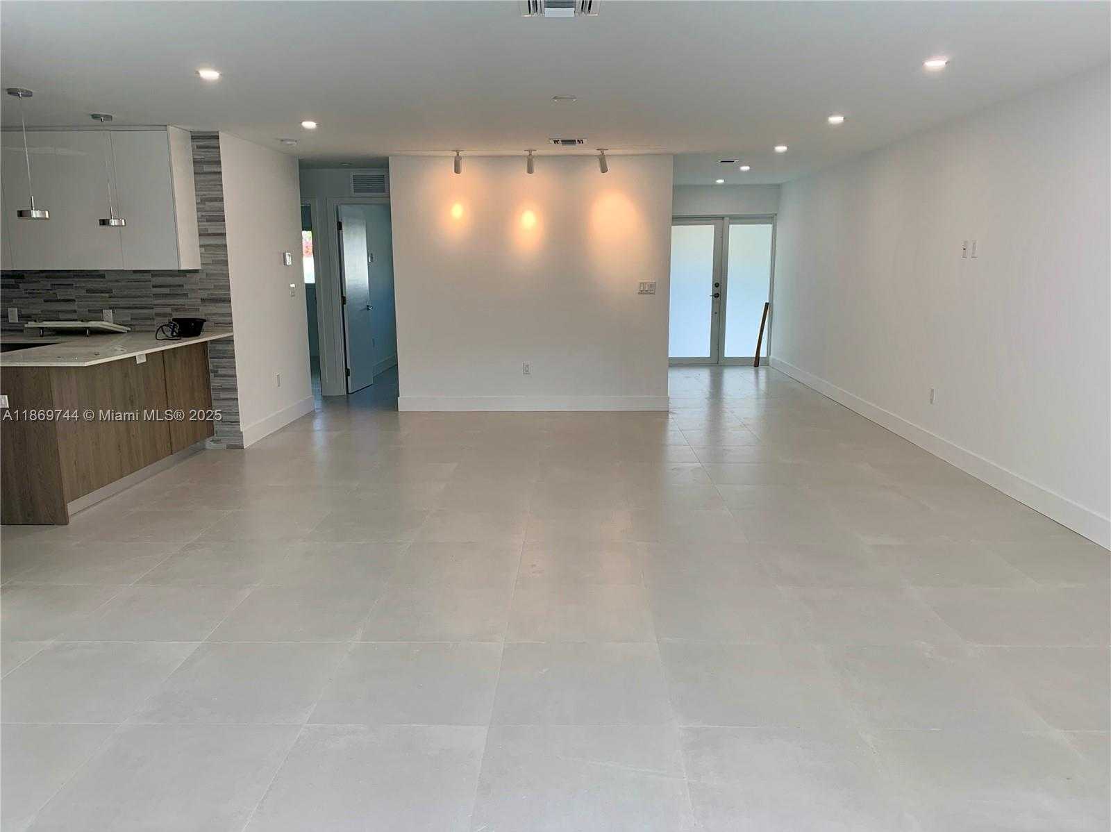 Small Image of 8230 SOUTH WEST 81ST CT, Miami Number 3