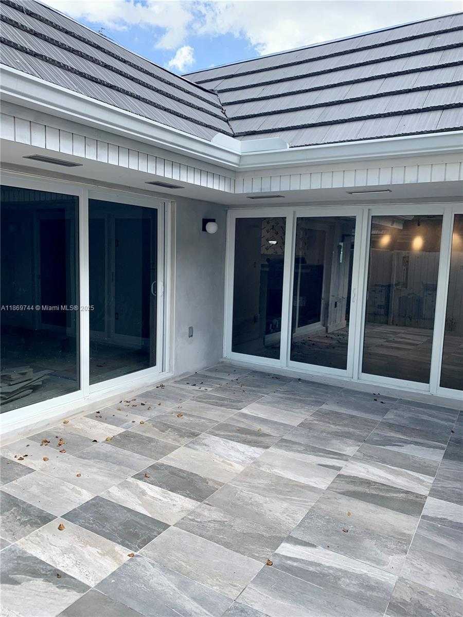 Small Image of 8230 SOUTH WEST 81ST CT, Miami Number 9
