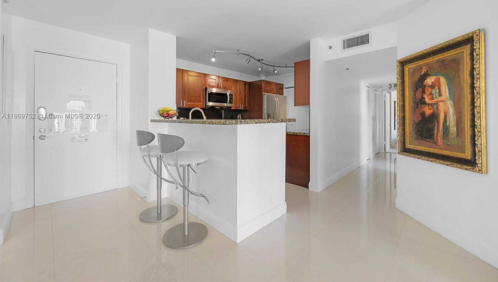 Small Image of 19701 EAST COUNTRY CLUB DR #5502, Aventura Number 3