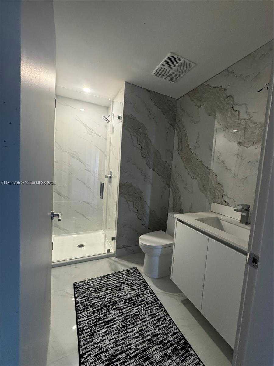 Small Image of 700 NORTH EAST 24 #2206, Miami Number 13