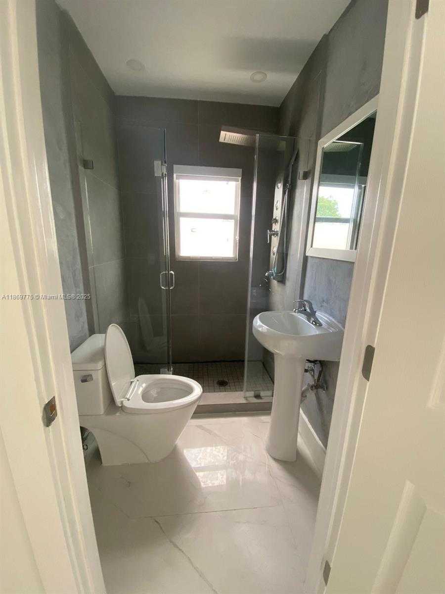 Small Image of 1015 SOUTH 17TH AVE #5, Hollywood Number 12