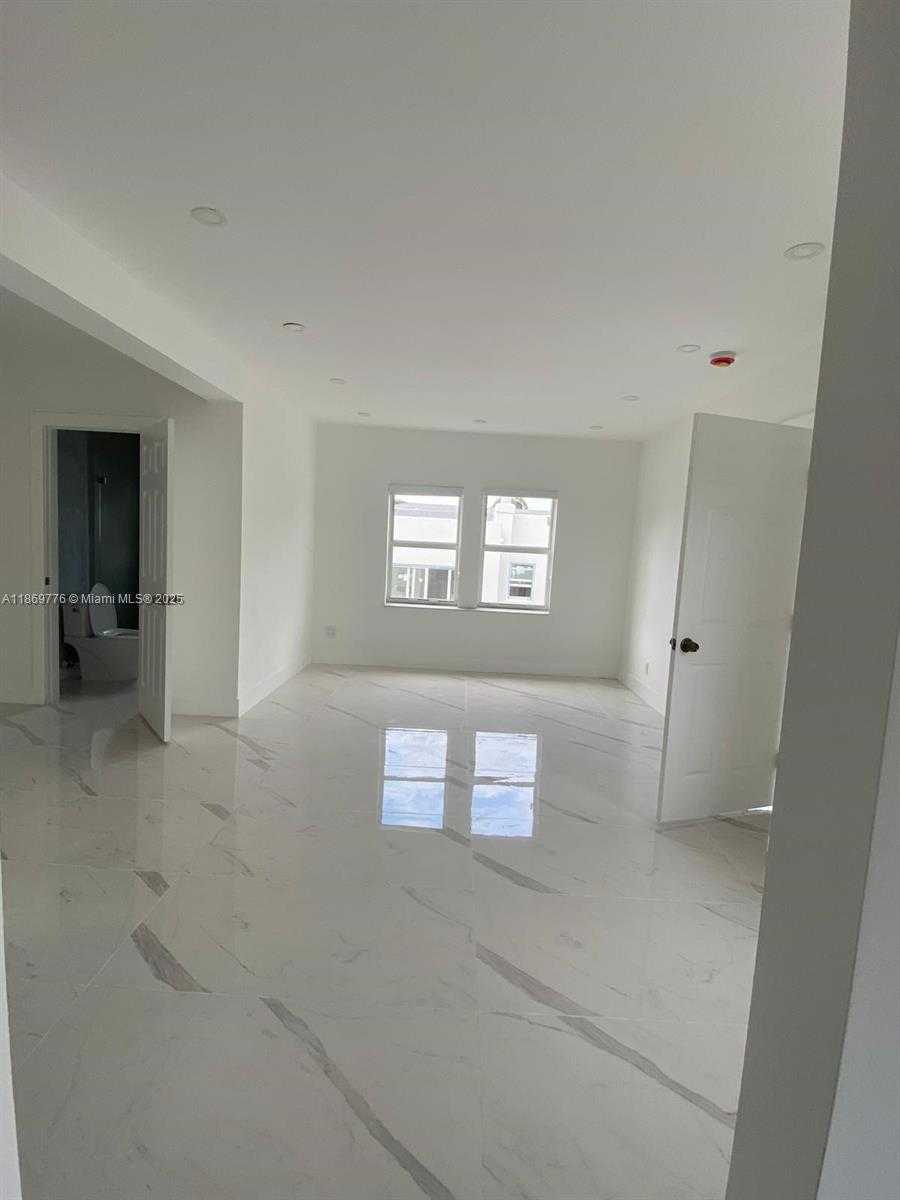 Small Image of 1015 SOUTH 17TH AVE #6, Hollywood Number 12