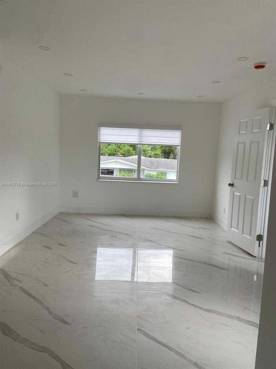 Small Image of 1015 SOUTH 17TH AVE #6, Hollywood Number 3