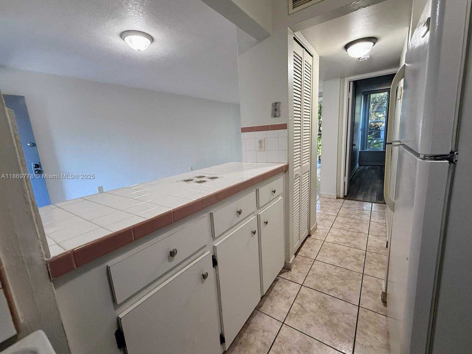 Small Image of 210 FONTAINEBLEAU BLVD #210, Miami Number 13