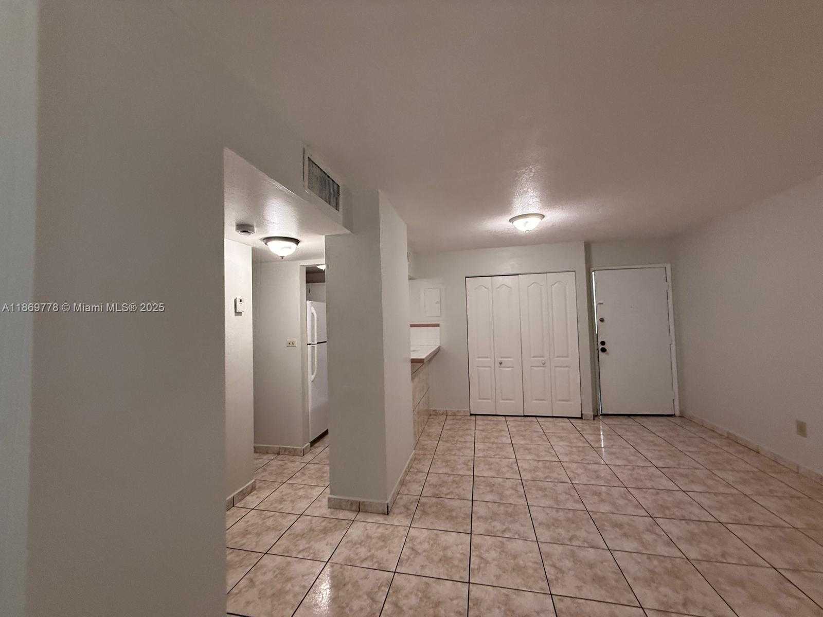 Small Image of 210 FONTAINEBLEAU BLVD #210, Miami Number 4