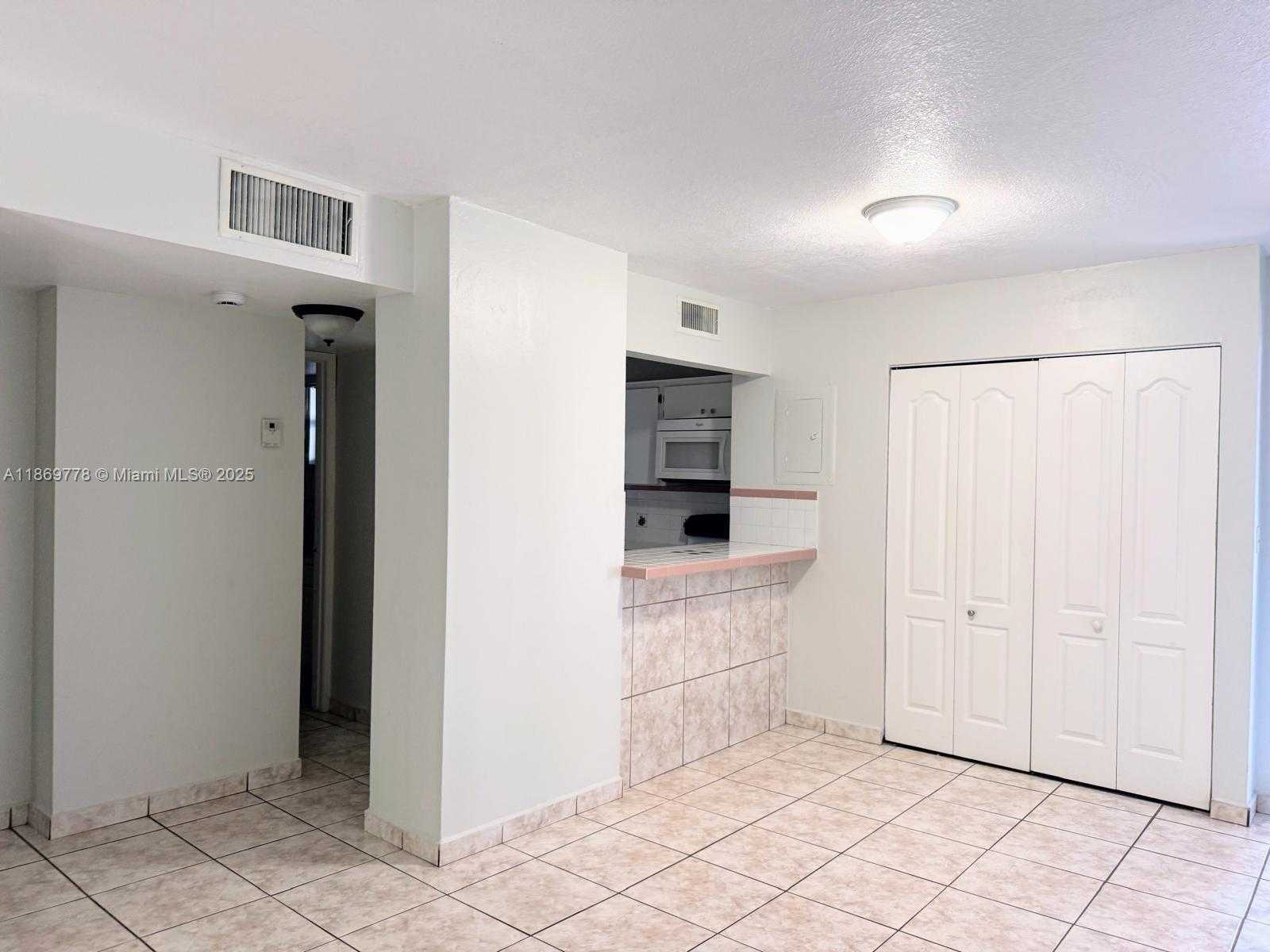 Small Image of 210 FONTAINEBLEAU BLVD #210, Miami Number 5