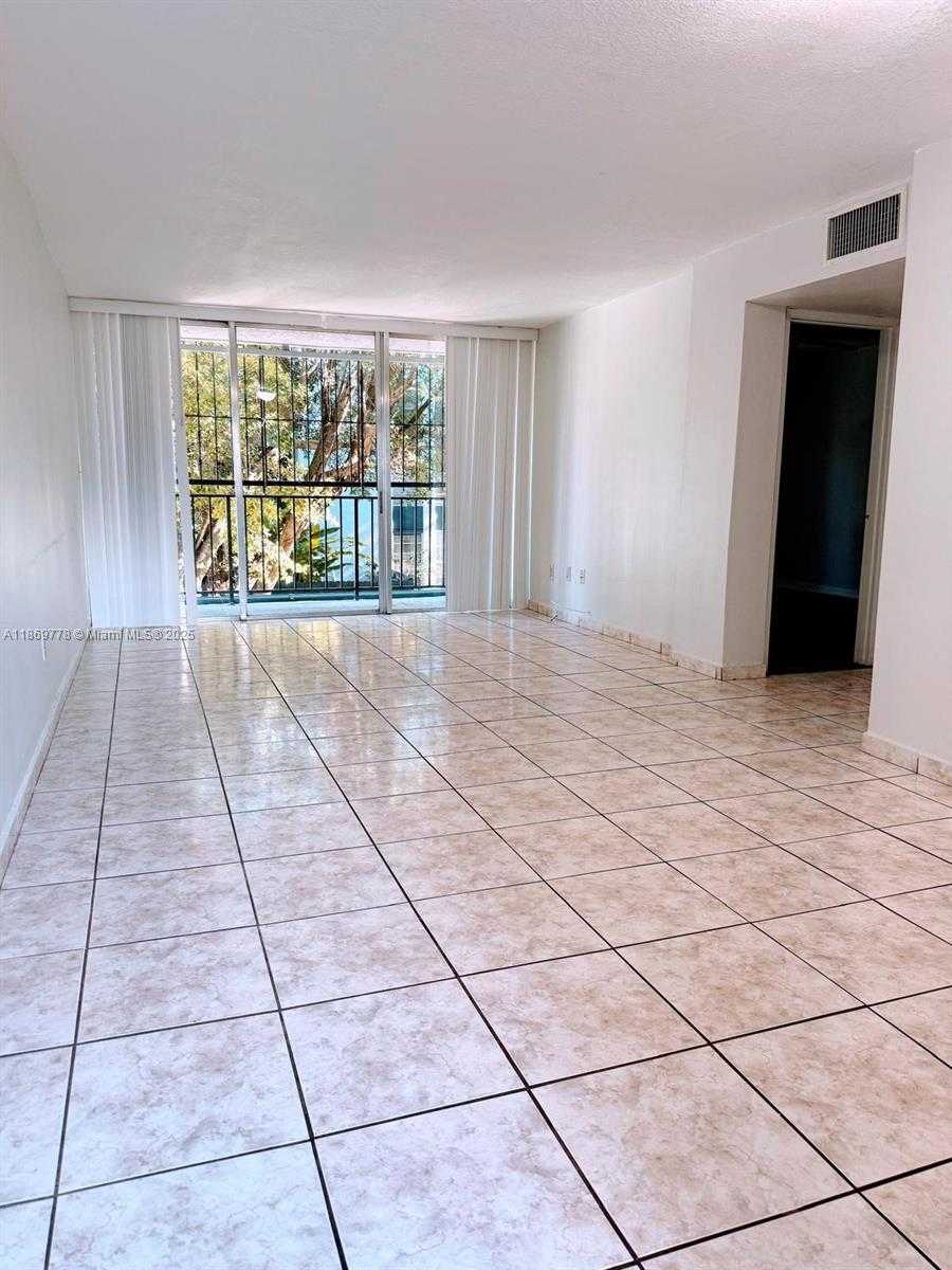 Small Image of 210 FONTAINEBLEAU BLVD #210, Miami Number 7