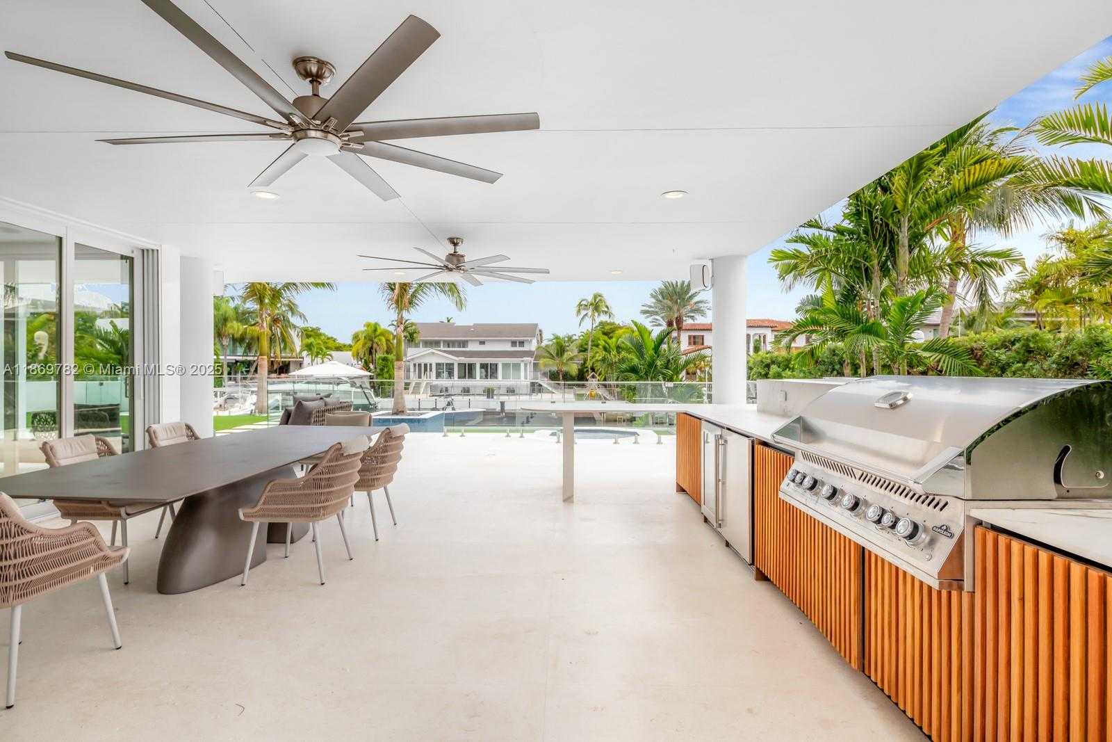 Small Image of 6819 SUNRISE PL, Coral Gables Number 12
